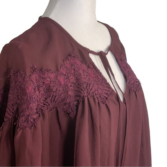 Lucky Brand Flutter Sleeve Blouse - Picture 5 of 14